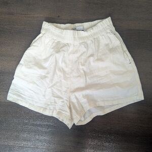 Zara Casual Shorts White Size Small